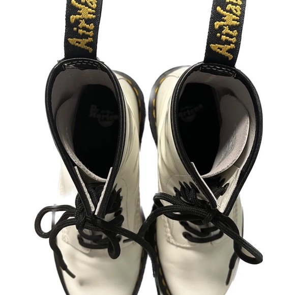 Dr Martens Women’s Air Wair Combat Boots - Picture 5 of 8
